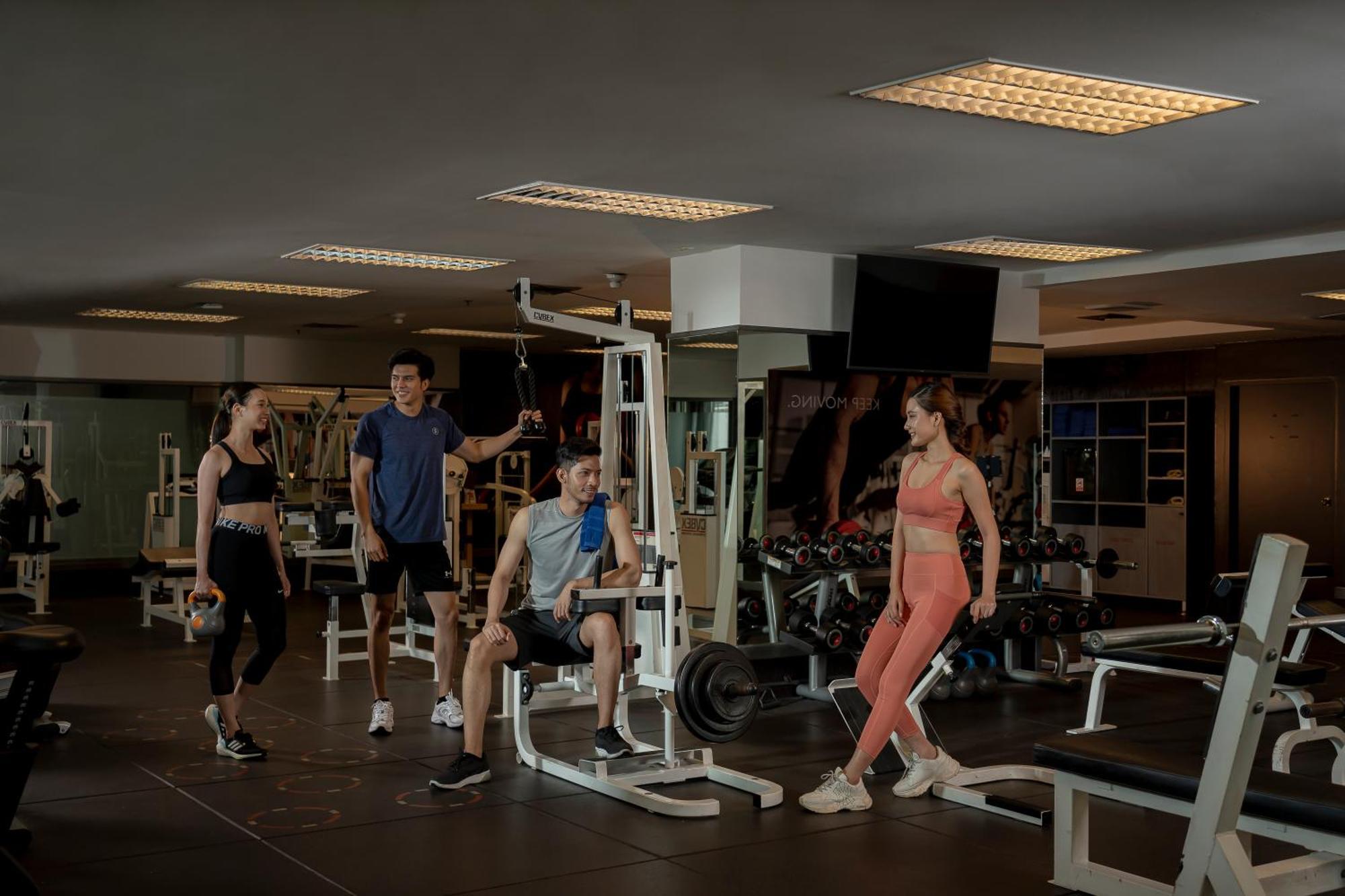 Grand Mercure Bangkok Atrium Dış mekan fotoğraf The gym at the hotel