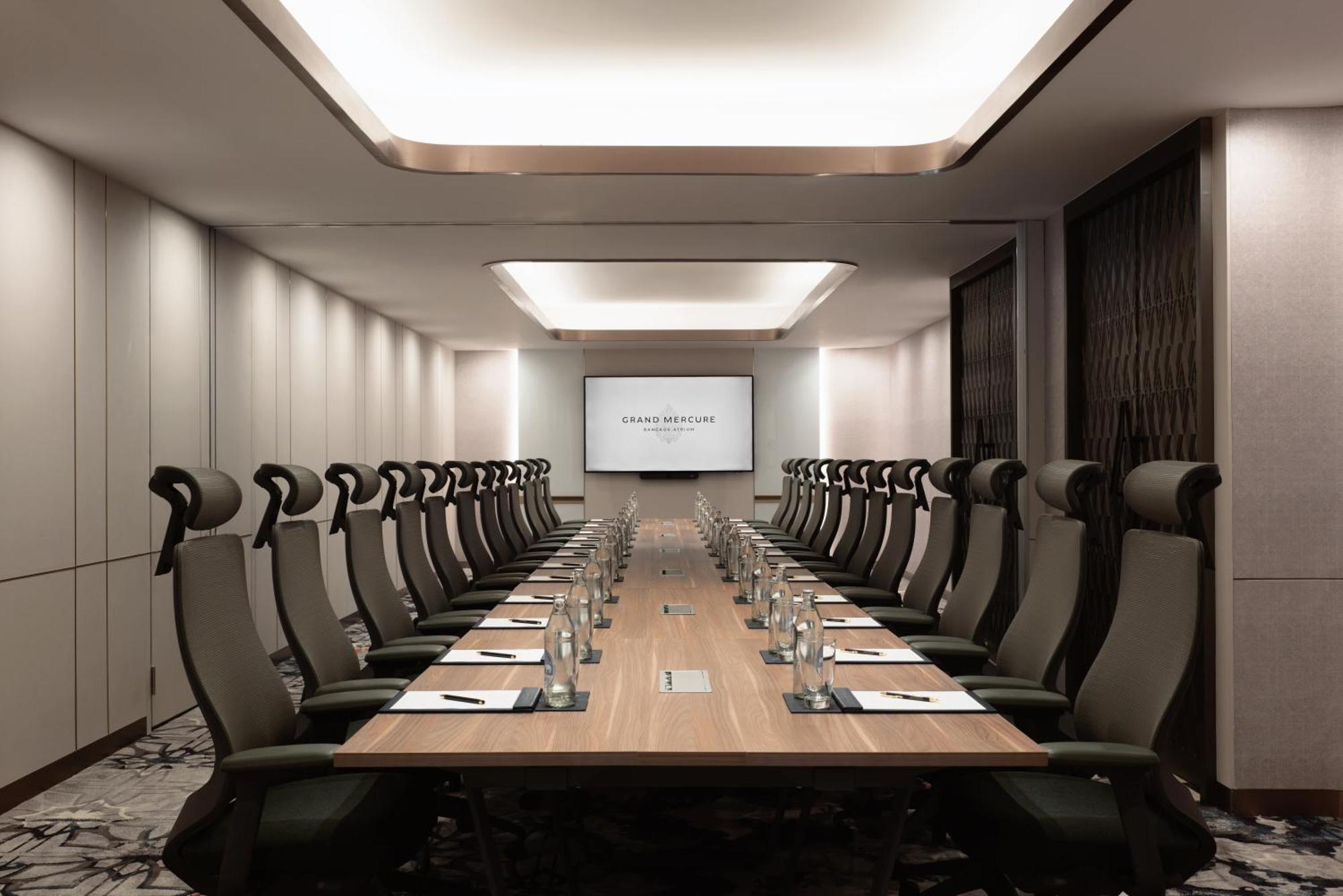Grand Mercure Bangkok Atrium Dış mekan fotoğraf Boardroom