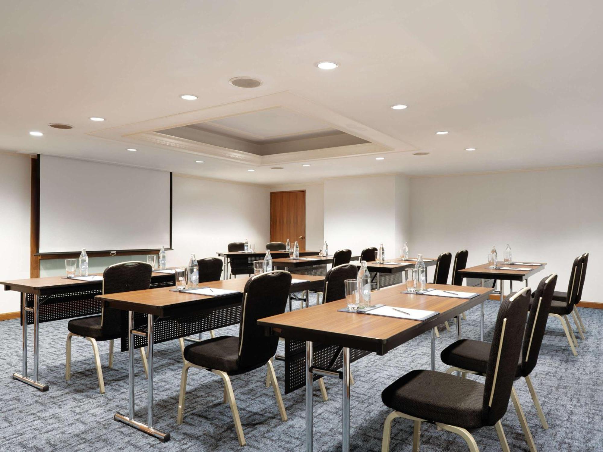 Grand Mercure Bangkok Atrium Dış mekan fotoğraf Meeting room